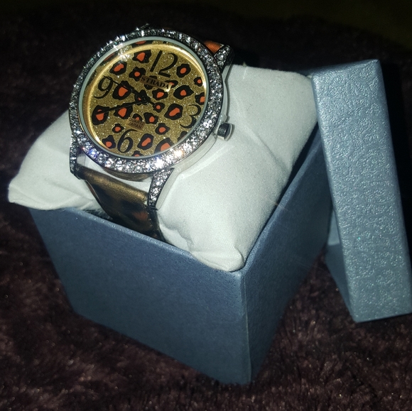 Watch - Picture 2 of 5